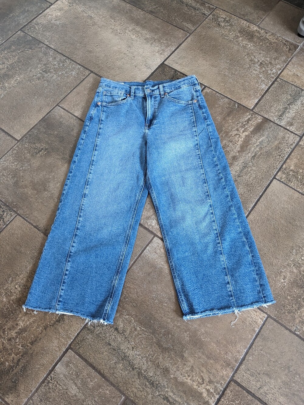 GAP High Rise Stride Ankle Raw Hem Wideleg Cotton Comfy Jeans Size 29/8P Blue 💙